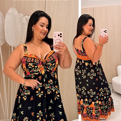 Vestido Aro Farm Estampado Preto e Laranja Plus Size