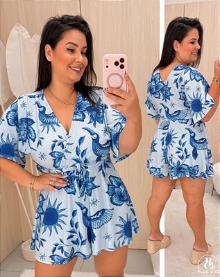 Macaquinho Nina Tropical Branco e Azul Plus Size