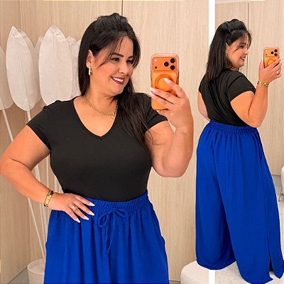 T shirt Básica Gola V Eloá Preta Plus