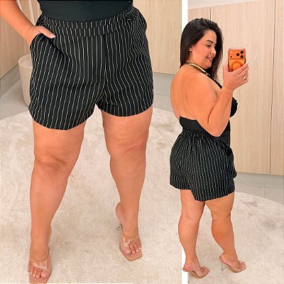 Short Alfaiataria Lia Risca de Giz Preto Plus Size