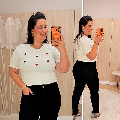 T shirt Bordada Branca Tomates Plus Size