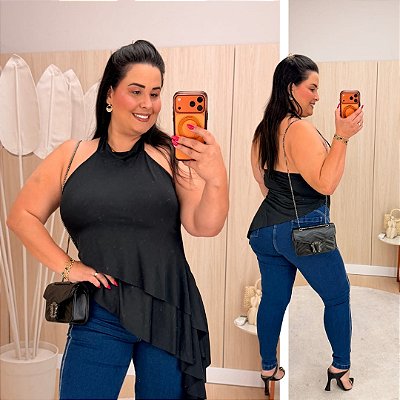 Blusa Assimétrica Lisa Preta Plus Size