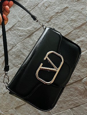 Bolsa Preta Bia Fivela V Plus Size