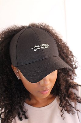 CapCachos Preto Básico Fivela A VIDA PRESTA - Boné para cabelos volumosos, cacheados e crespos.