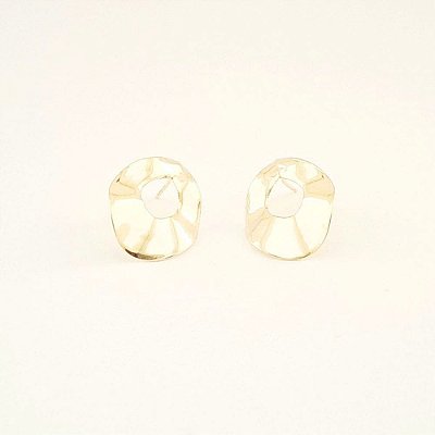Brinco Orgânico Oval Ondulado Banhado a Ouro 18k
