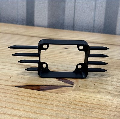 Suporte de Wideband Fueltech para saída de ar central do Jetta MK7/GLI