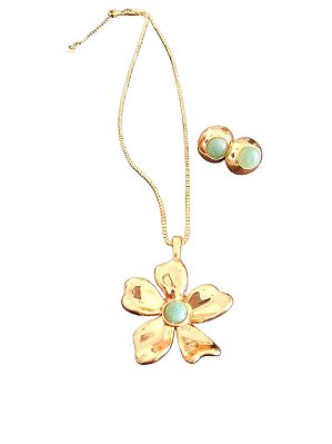 Conjunto Flor Banhado a Ouro com Pedra Verde Natural – Anaara’s