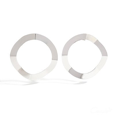 Brinco Círculo Grande Ondulado Ródio