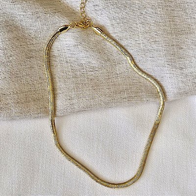 Choker Snake Dourado – O clássico dourado que nunca sai de moda