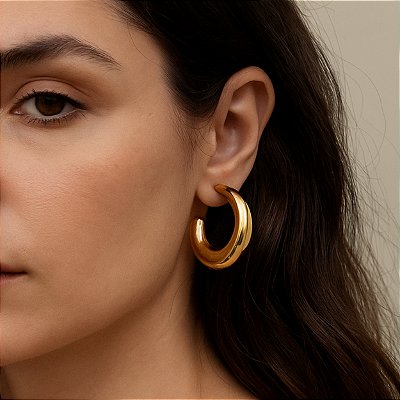Argola Lisa Baloon Dourada – leveza e estilo em perfeita harmonia