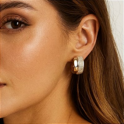 Brinco Luxo Dourado com Zircônias