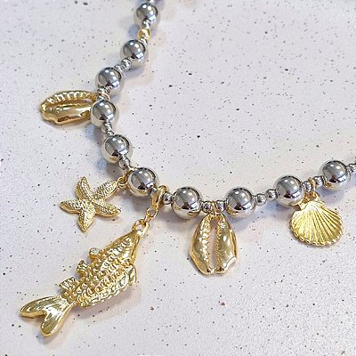 Colar Maré Serena — Colar com Charms Marinhos em Prata e Dourado