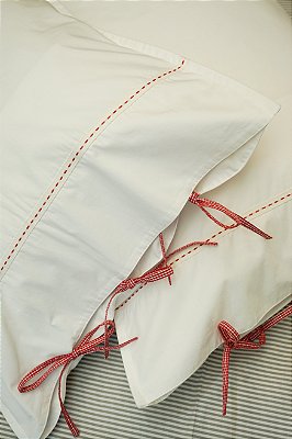 Par de Porta Travesseiro Branco Pespontado