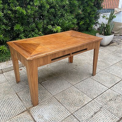 Mesa para jogos de tabuleiro - usada