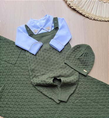 Saída de maternidade de menino em tricot com gorro + body bordado