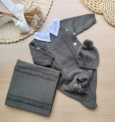 Saída de maternidade de menino Francisco macacão com gorro em tricot 4 peças