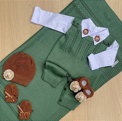 Saída de Maternidade Menino Valência Jardineira Verde Pistache Leão + Kit Gorro/Luvas/Sapatinho