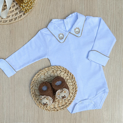 Saída de Maternidade Menino Leão 2 Peças – Body Bordado + Sapatinhos | Dinhos Baby