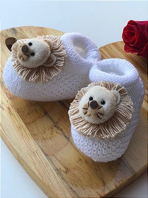 Sapatinho Bebê em Tricot com Aplique de Leão