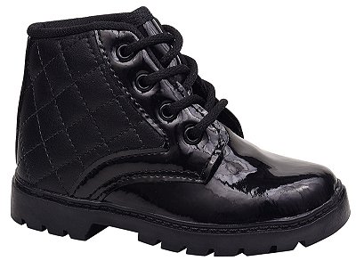 Bota Coturno Gibizinho Verniz Preto com Matelassê