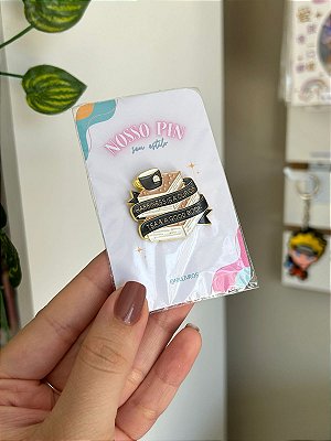 Pin Happiness Is A Cup Of Tea & A Good Book | Broche Felicidade É Uma Xícara de Chá & Um Bom Livro