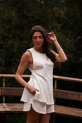 SHORT CANELADO LEVE OFF WHITE