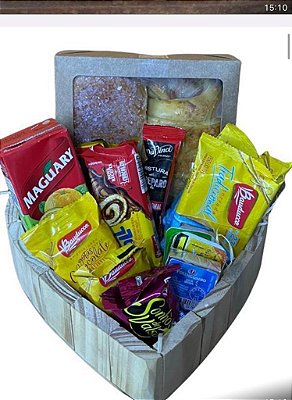 Cesta de café da manha coração