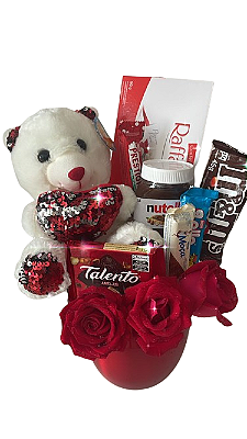 Pelucia urso com chocolates e rosas