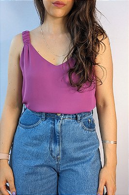 BLUSA REGATA CAROL COM ALÇA FRANZIDA FUCSIA