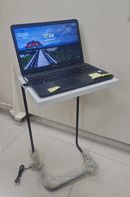 Mesa para notebook Fiks com tomada- Nova e Atual  (sr)