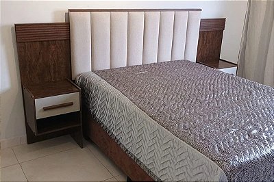 Cabeceira Queen Íris Larg. 2.60m com Detalhe Ripado 100% MDF Cinamomo/Off D'Doro