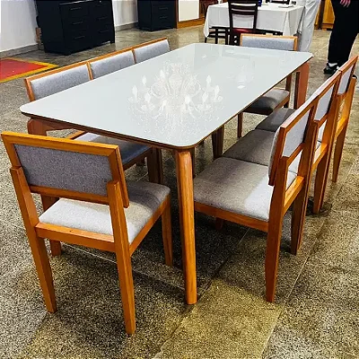 Mesa de Jantar Veneza Vidro180x90cm com 8 Cadeiras Santorini Estofadas Madeira Tecido Linho Minas Plac