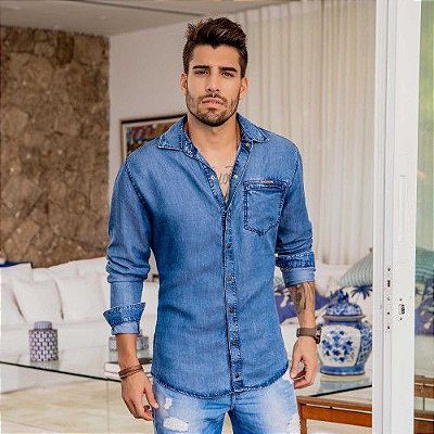 Camisa masculina manga longa.
