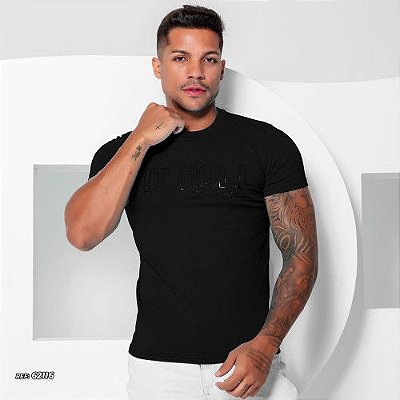 Camiseta masculina gola O com personalização
