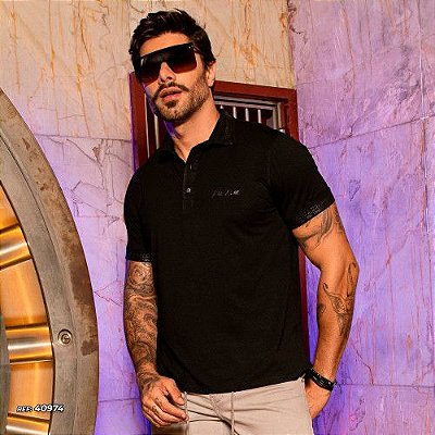Camisa gola polo preta tradicional com logomania exclusiva