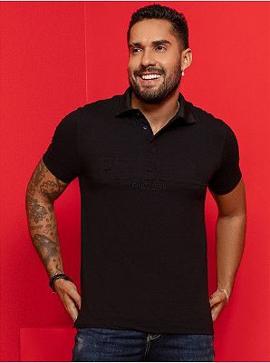 Camiseta Polo Preta Clássica com Estampa Logomania