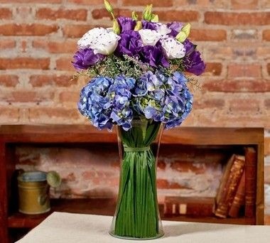 Buquê de lisianthus, hortensia e latifólio