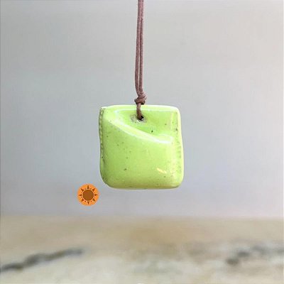 Colar Difusor Pessoal de Óleos Essenciais Quadrado Verde Limão