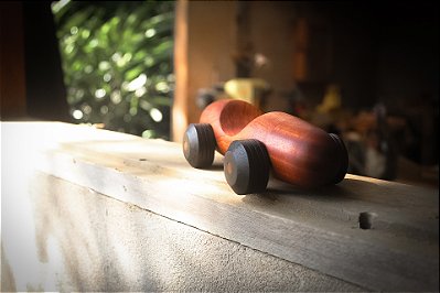 Carrinho de madeira