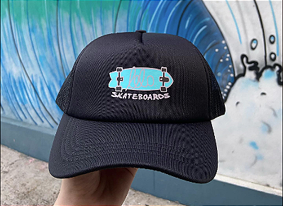 Boné trucker lelo preto com logo azul