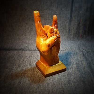 Escultura "Mão do Som"