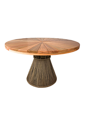 Mesa em madeira com pé em corda nautica