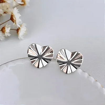 Brinco coração martelado