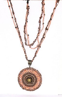 Colar de croche -mandala salmao