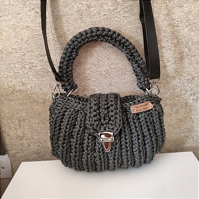Bolsa em crochê cinza