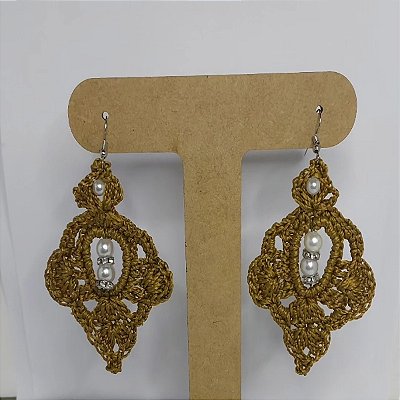 Brincos em crochê dourado