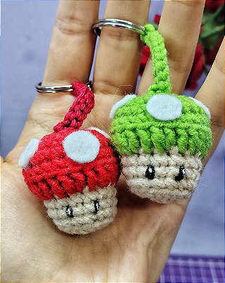 Chaveiro Amigurumi Cogumelo Verde ou Vermelho Mario tam. P