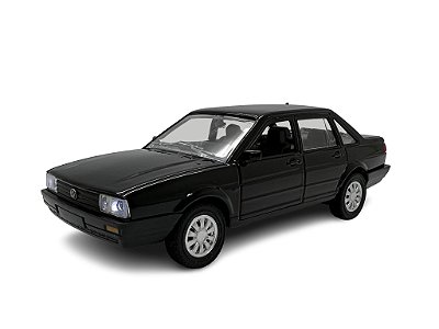 Miniatura Volkswagen Santana Preto Acende Luz e Som 1:32