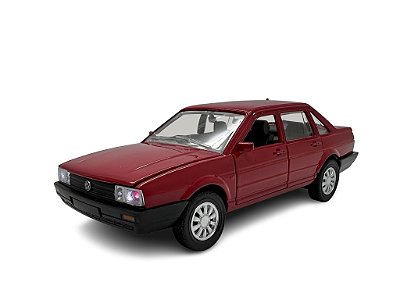 Miniatura Volkswagen Santana Vermelho Acende Luz e Som 1:32