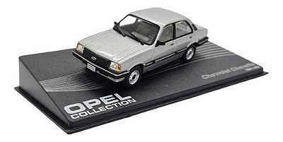Miniatura Chevrolet Chevette 1987-1993 Prata Metal 1:43